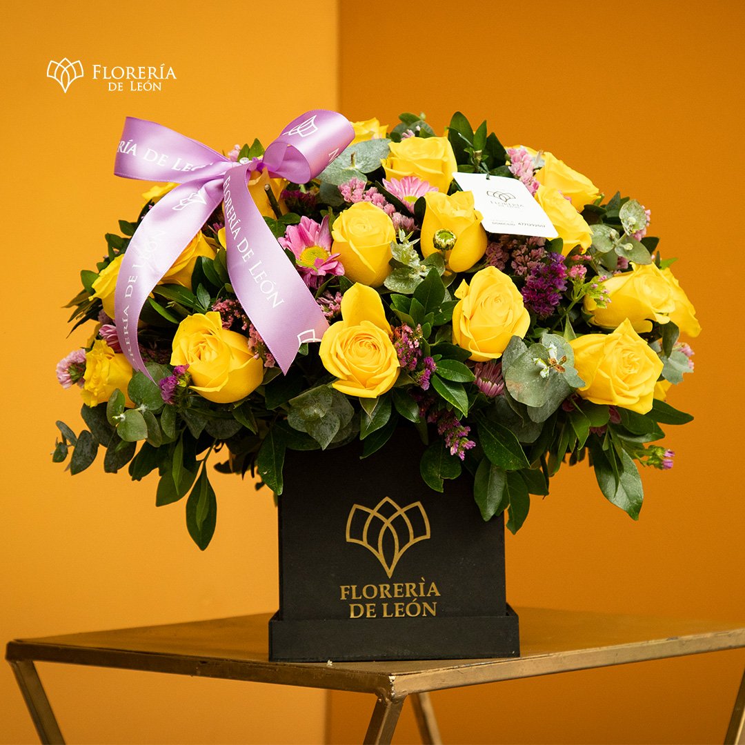 caja de rosas amarillas