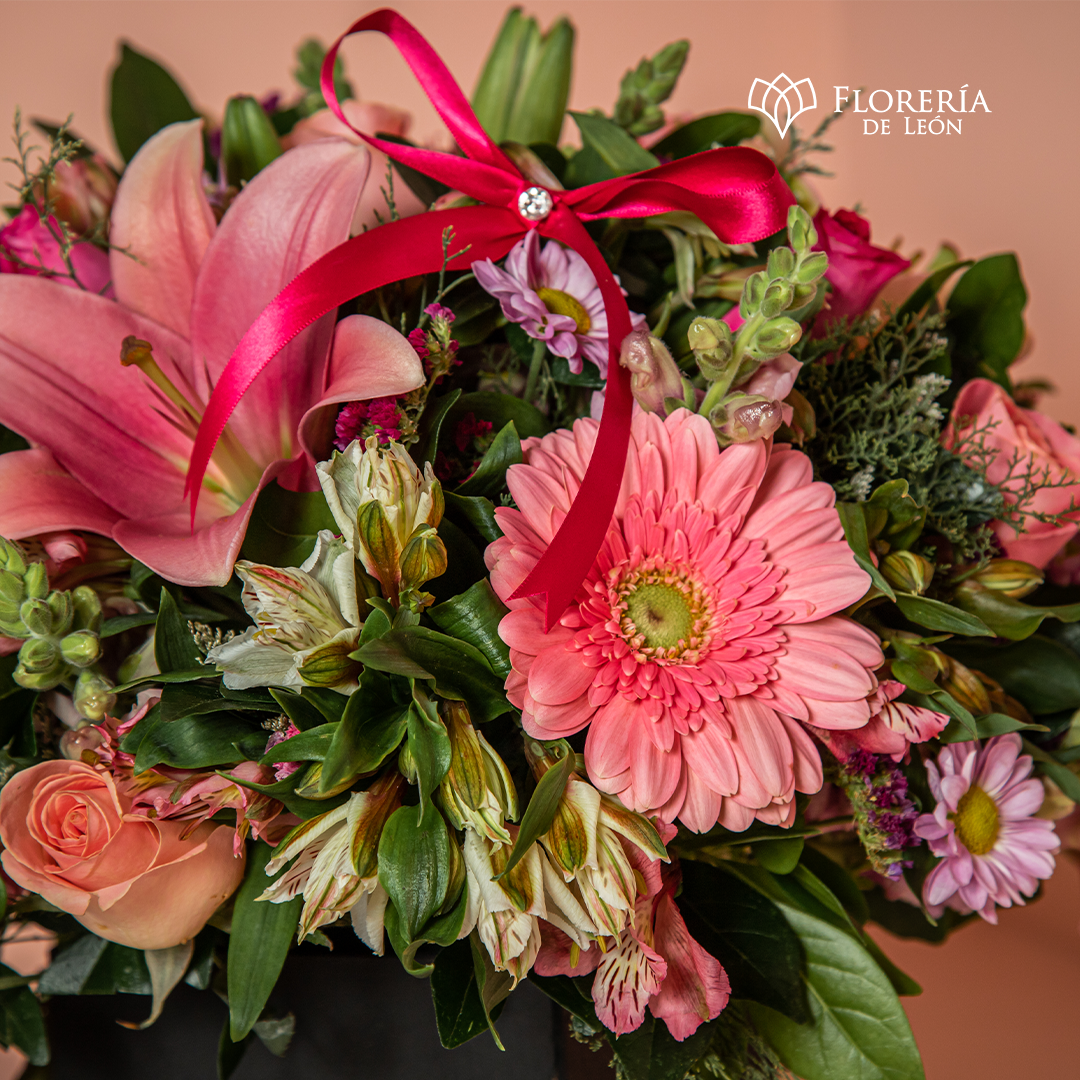 ramo 24 rosas y 12 gerberas copia